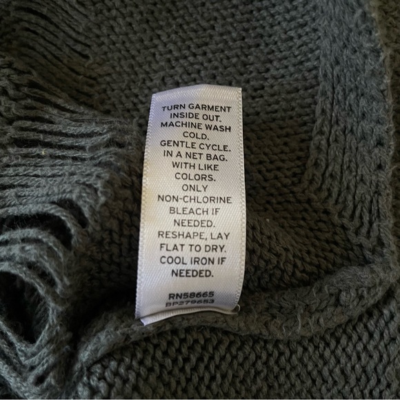 Women’s Nordstrom Rubbish Distressed Khaki Pullover Sweater - Small - Picture 7 of 7